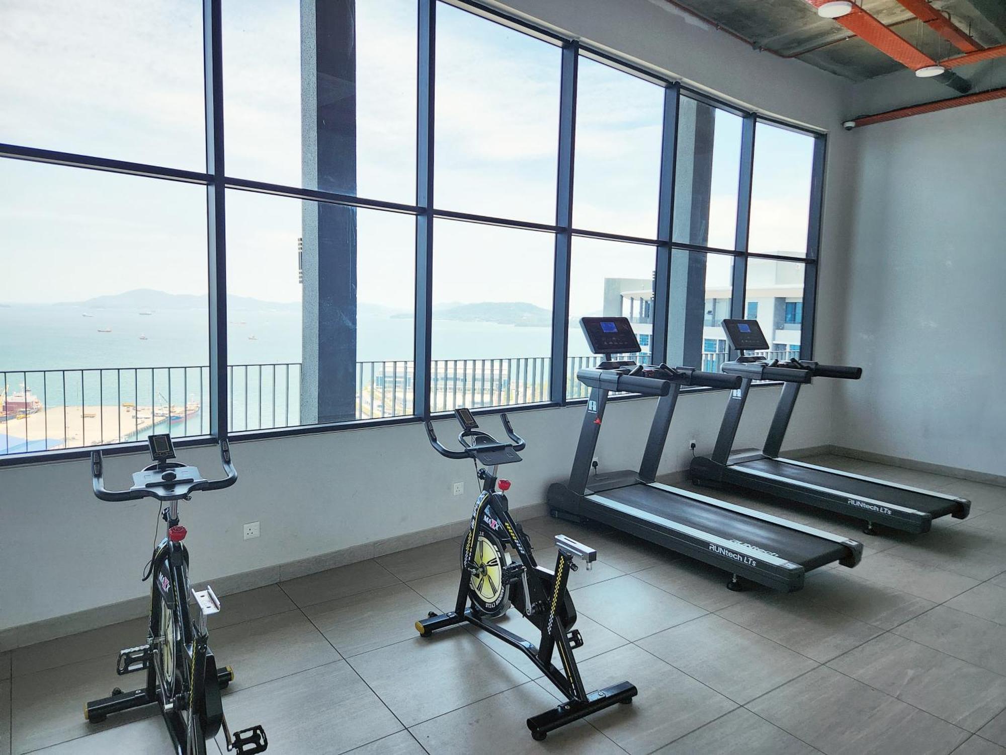 Jesselton Quay Kota Kinabalu City Centre By Lw Suites Exterior photo