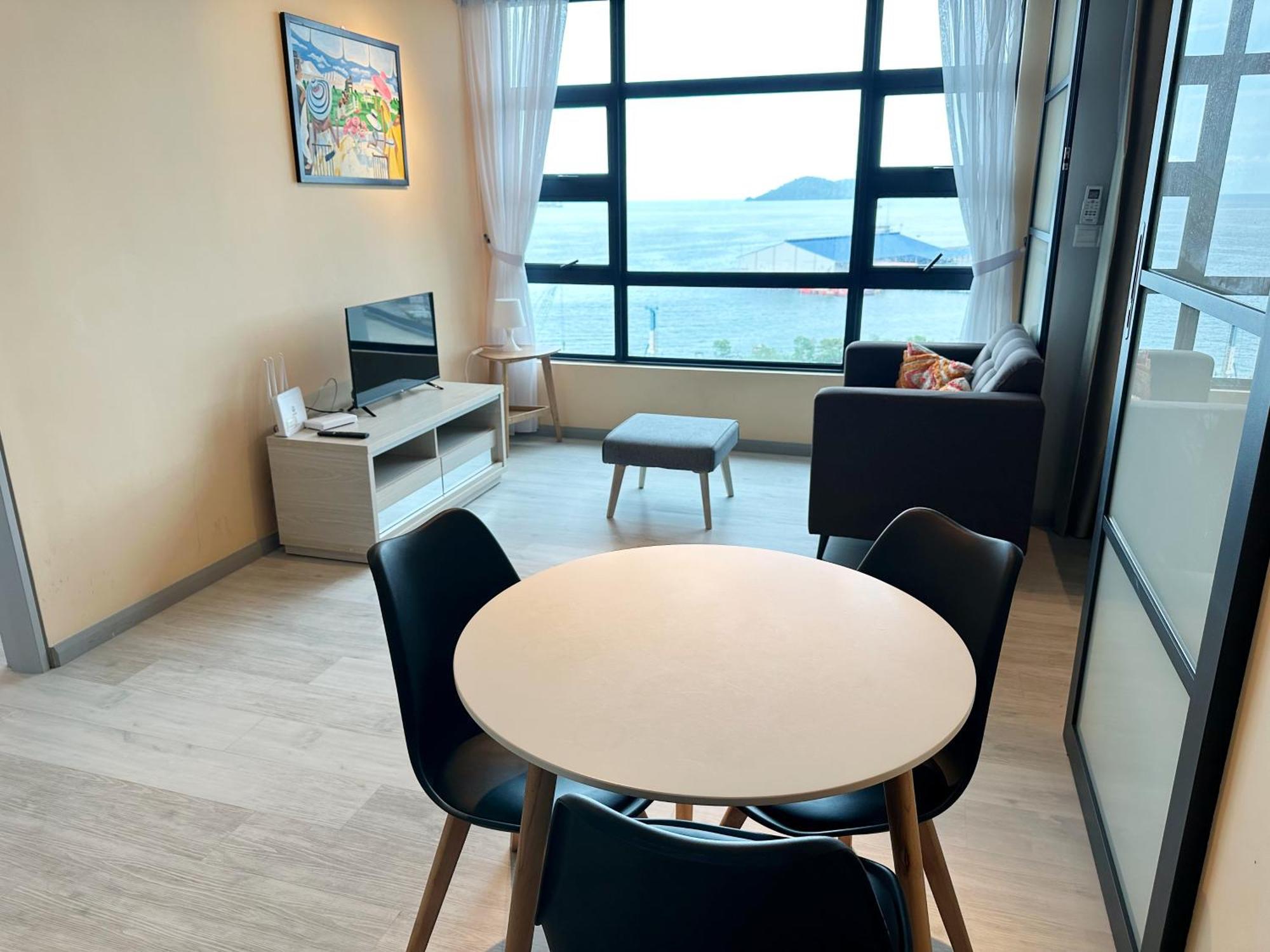 Jesselton Quay Kota Kinabalu City Centre By Lw Suites Room photo
